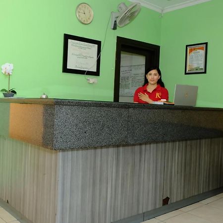 Hotel The Kirana Purnama Semarang Exterior foto