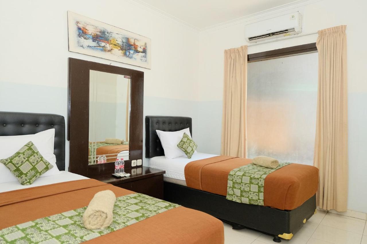 Hotel The Kirana Purnama Semarang Exterior foto